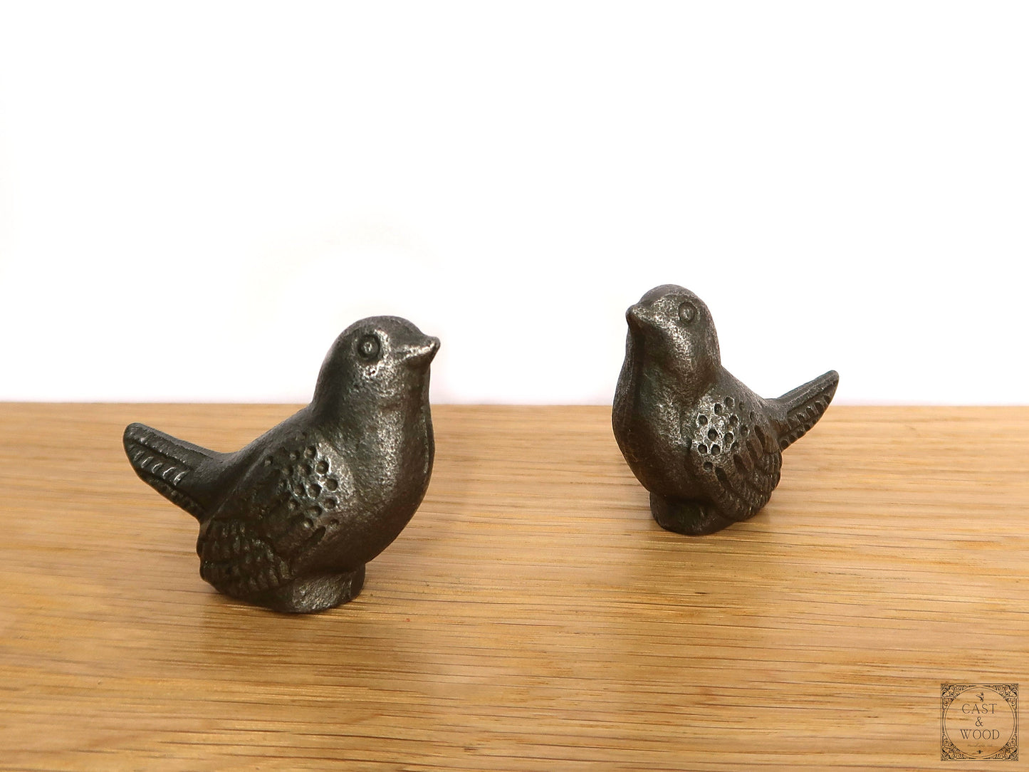 Ornamental Small Wren Bird - 50mm / 2" freeshipping - Cast & Wood