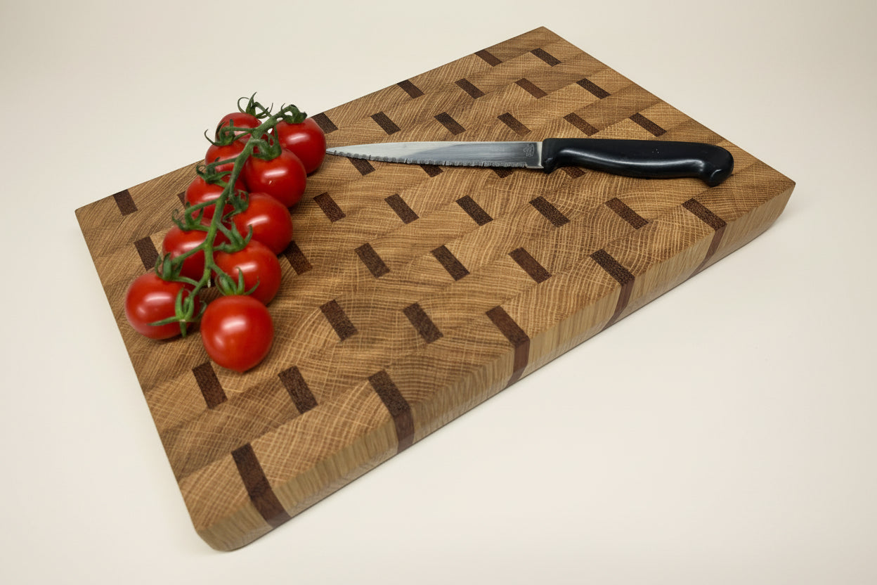 Cast and Wood handmade small cutting board - Oak and Sapele end grain - Gin & Tonic chopping board