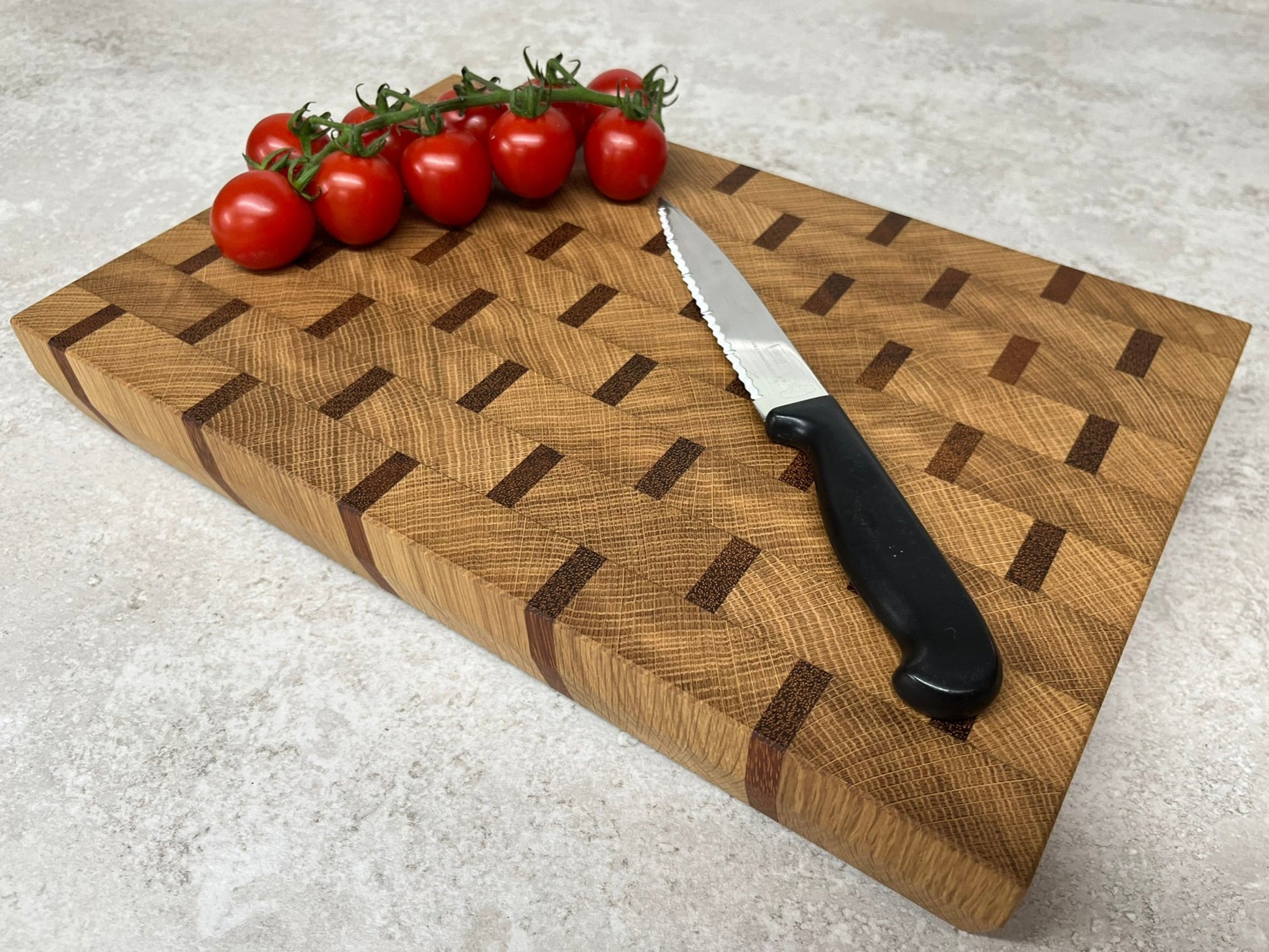 Cast and Wood handmade small cutting board - Oak and Sapele end grain - Gin & Tonic chopping board